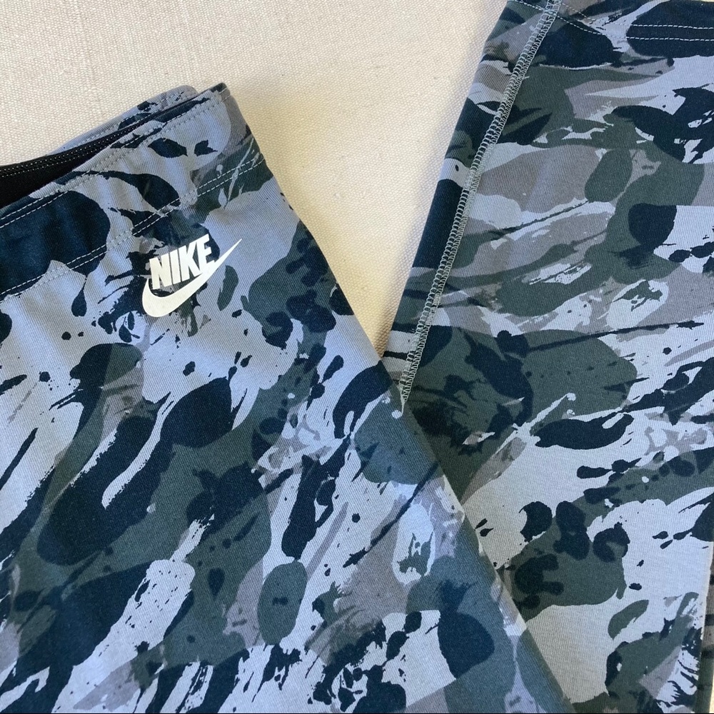 Nike | Abstract Camo Print Workout Capri Leggings